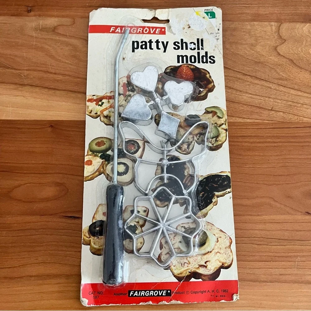 Vintage '82 Fairgrove Aluminum Patti Shell Molds #187 Butterfly Flower Suits NOS